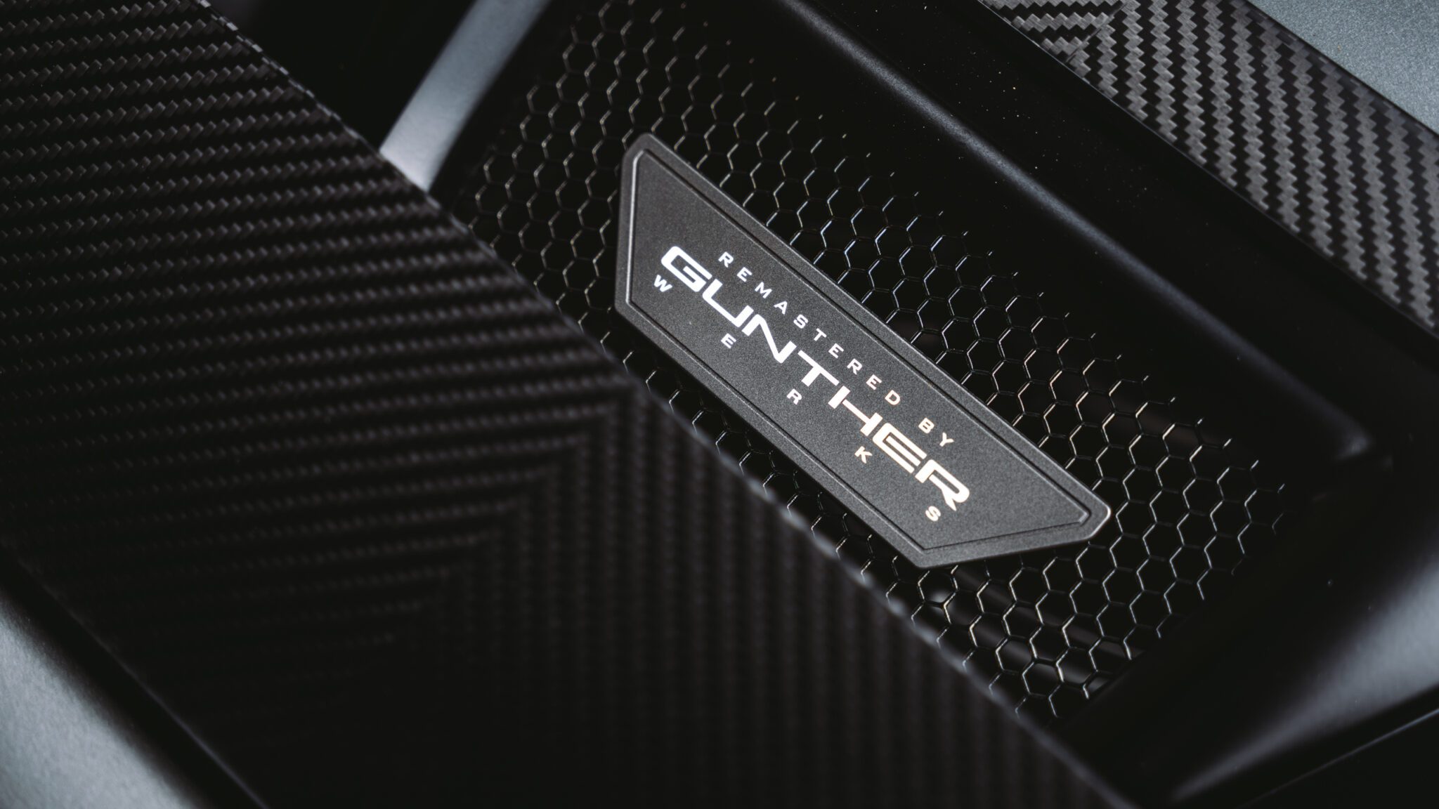 Gunther Werks Desktop Wallpaper 6